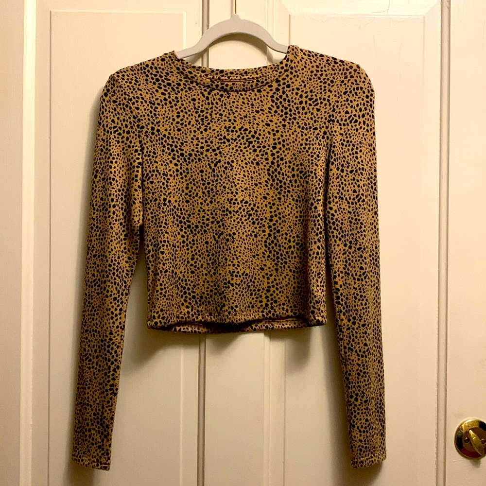 American Eagle Outfitters Tan Leopard Print Long Sleeve Crop Top